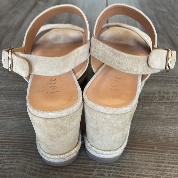 Joie 3” platform tan suede sandals with heel strap and gold buckle. Jute trim. - Picture 5 of 8